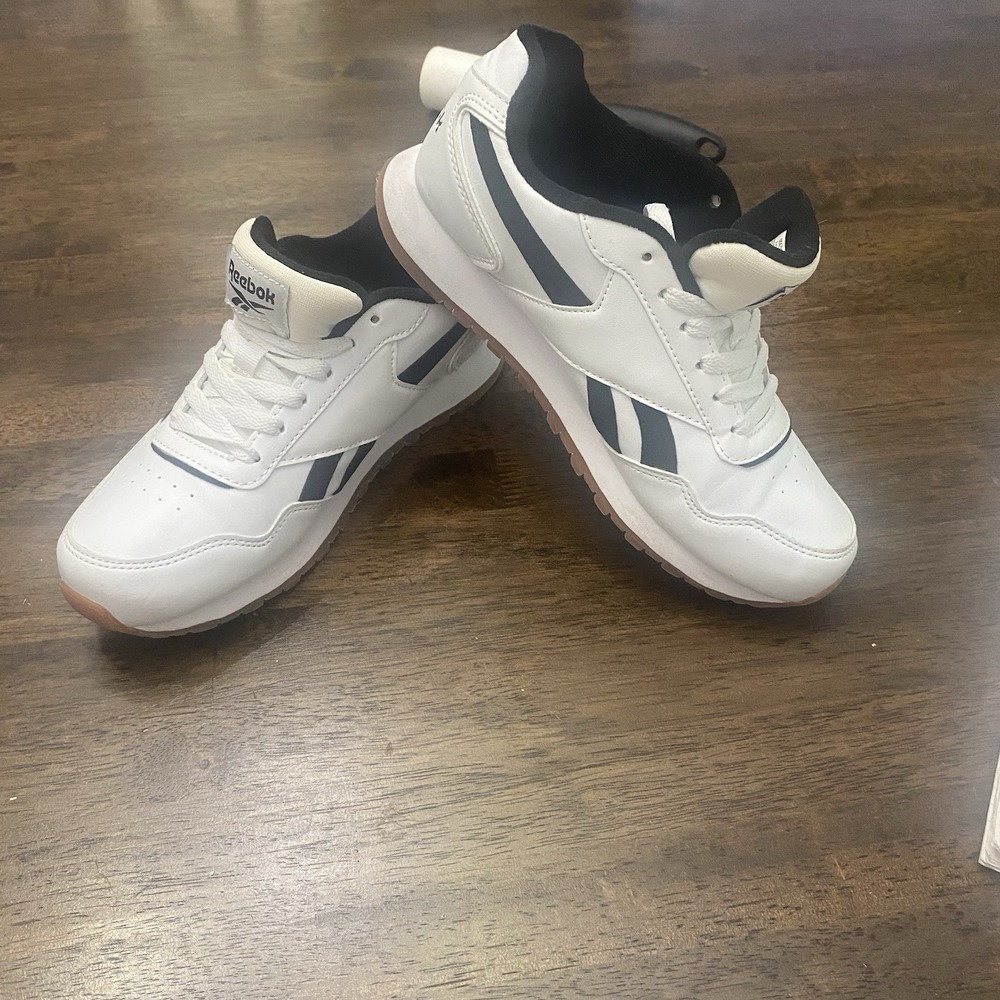 Reebok Classic Style Women's Sneaker White Black Gum Sole Synthetic Upper 7.5